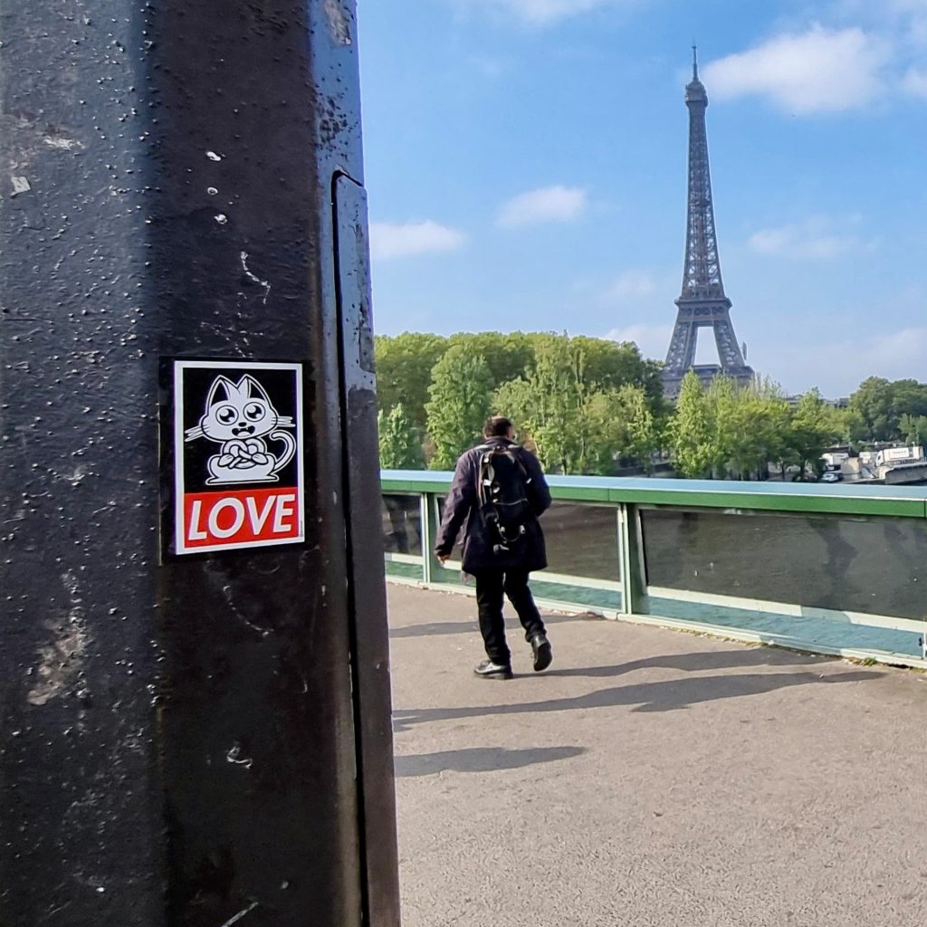 Sticker Supacat Always Love à Paris - Supacat Street Art Strasbourg